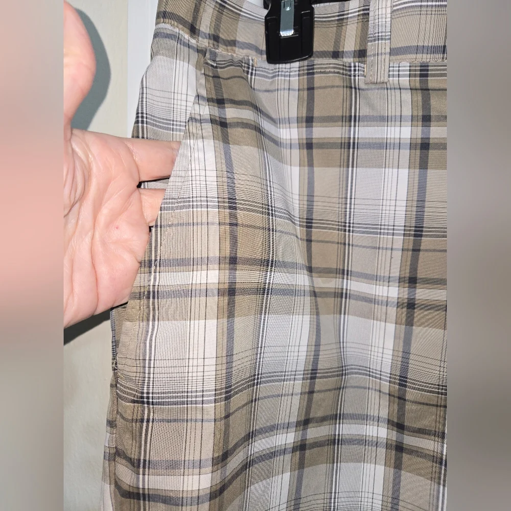 Ben Hogan Performance Men's 34 Plaid Golf Shorts - Gray and Tan